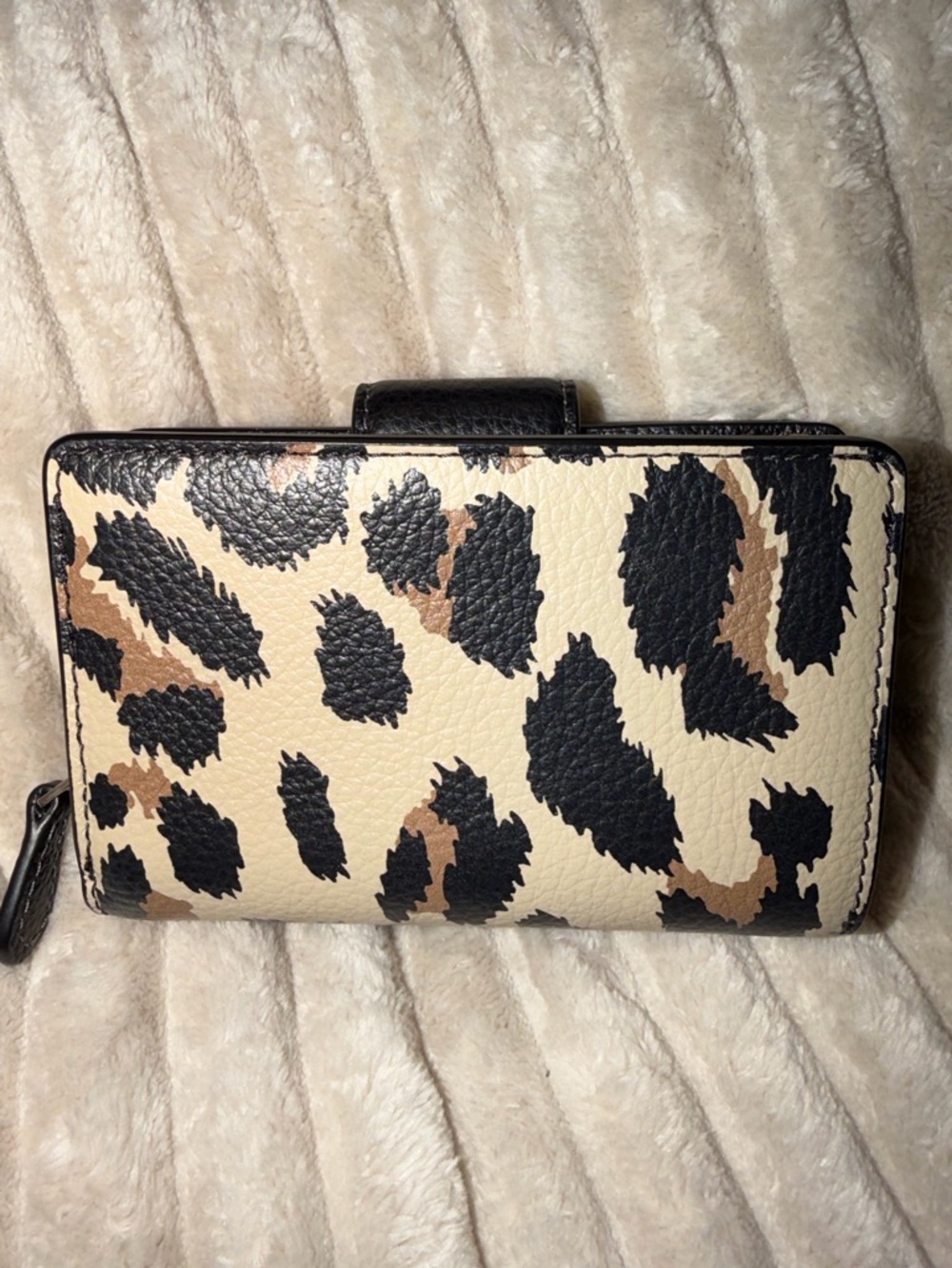 Coach Medium corner zip walletLeopard-Print Leather - Picture 3 of 7